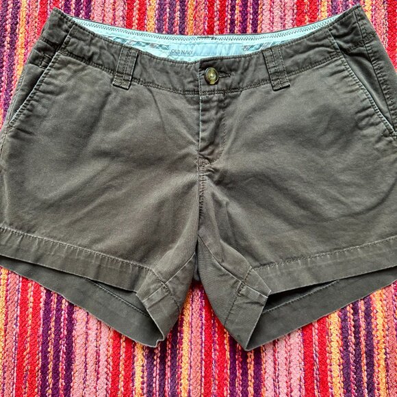 Old Navy Brown Shorts Low Rise Short Chino Shorts Dark Brown Shorts Size 6P - Picture 2 of 5